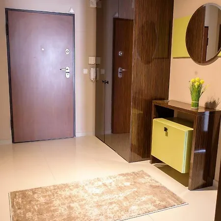 Mare Brand New, Cozy And Spacious Appartement St Constantin et Helena